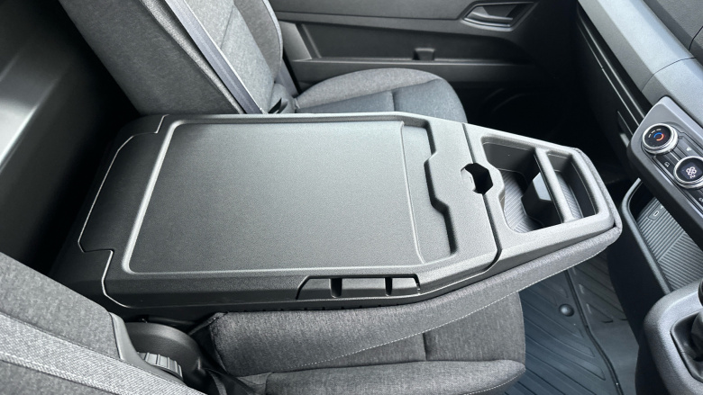 Renault Master Mwb Diesel Fwd MM35 Blue dCi 130 Advance Medium Roof Van